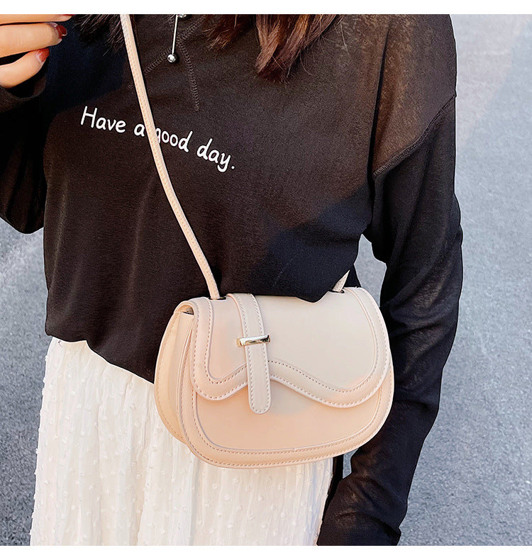 The original design saddle bag single shoulder messenger bag female fresh small bag simple fashion handbag