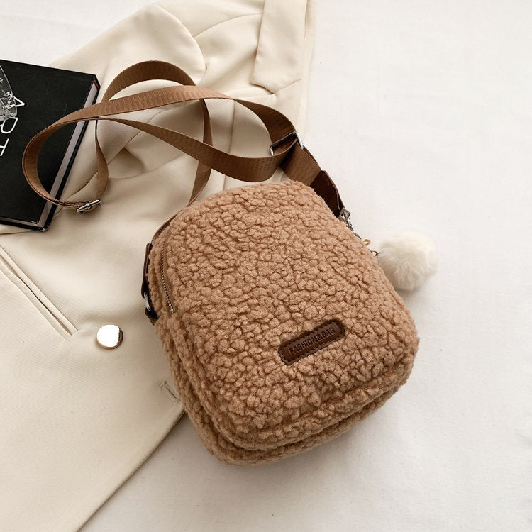 2026 New Design Small Plush Bag Fluffy Phone Pouch Faux Fur Ladies Modern Pocket Crossbody Fleece Bag