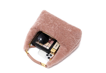 2026 Designer High Quality Cute Lamb Fur Hand Bag Crossbody Chain Bag for Ladies Soft Fluffy Lambwool Shoulder Bag