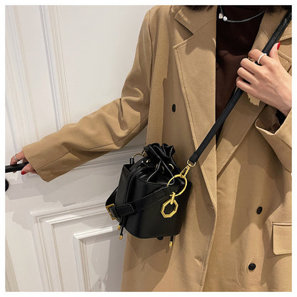 Drawstring fashion girl one-shoulder small box bag new autumn bucket messenger female bag Korean