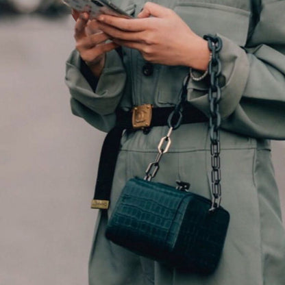 Welcome Vintage Acrylic Chain Box-shaped Fashion Messenger Bag With Long Strap
