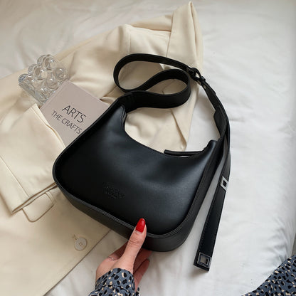 New fashion women’s bag 2026 design messenger bag versatile texture casual shoulder bag