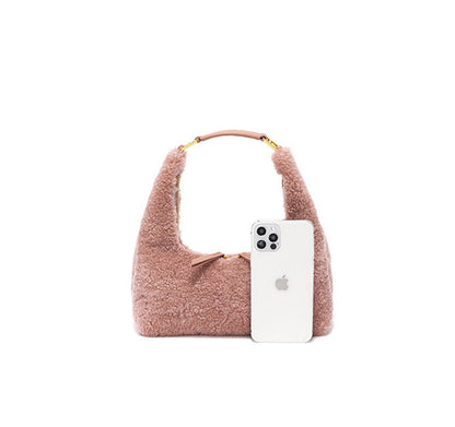 2026 Designer High Quality Cute Lamb Fur Hand Bag Crossbody Chain Bag for Ladies Soft Fluffy Lambwool Shoulder Bag