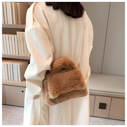 2026 new fashionable faux fur tote handbag women’s crossbody furry bag pearl chain plush hand bag