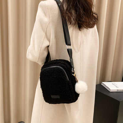2026 New Design Small Plush Bag Fluffy Phone Pouch Faux Fur Ladies Modern Pocket Crossbody Fleece Bag
