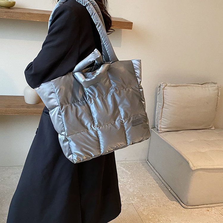Fashion Quilted Puffy Handbag Lightweight Winter Padded Nylon Down Cotton Shoulder Bag Puffer Tote Bag for Women